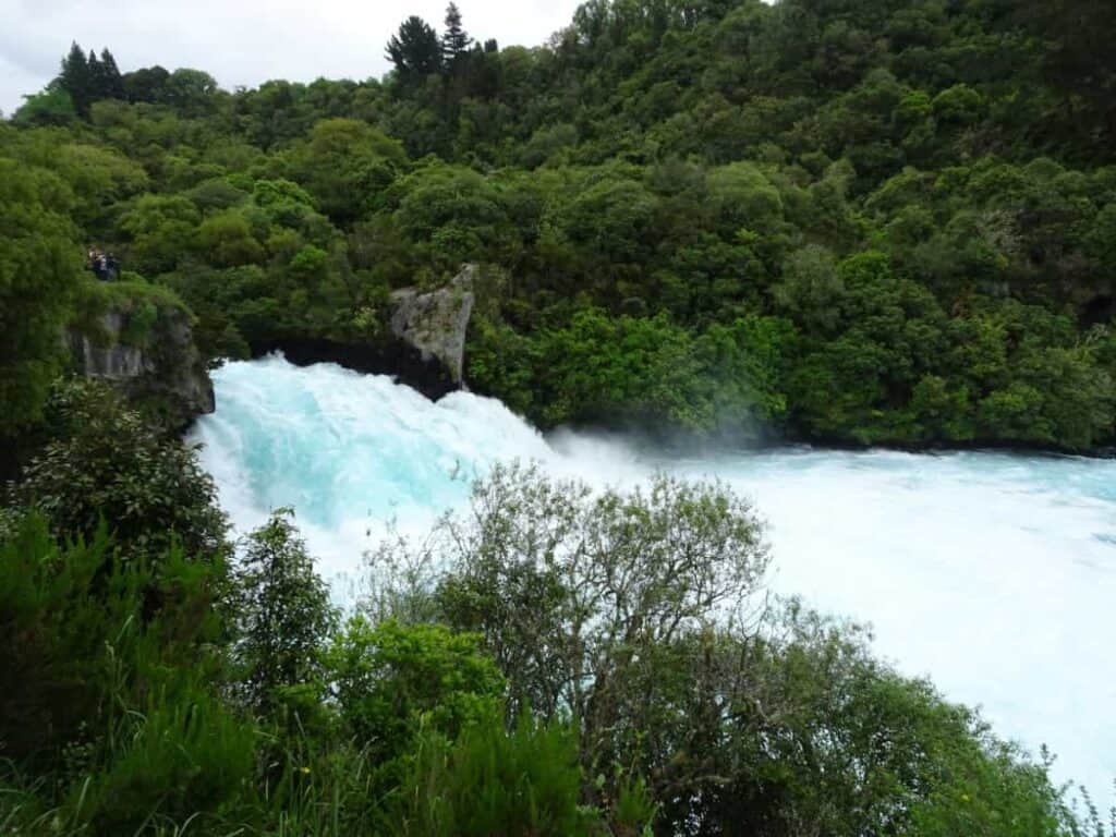 huka-falls