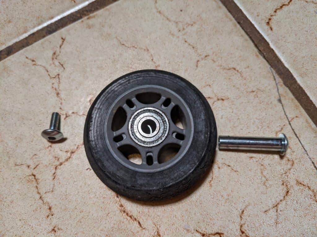 removed-wheel-with-axle-and-screw